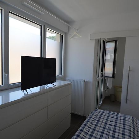 Villa Smolett - Appartement Cosy Au Coeur Du Quartier Du Port Nizza Kültér fotó