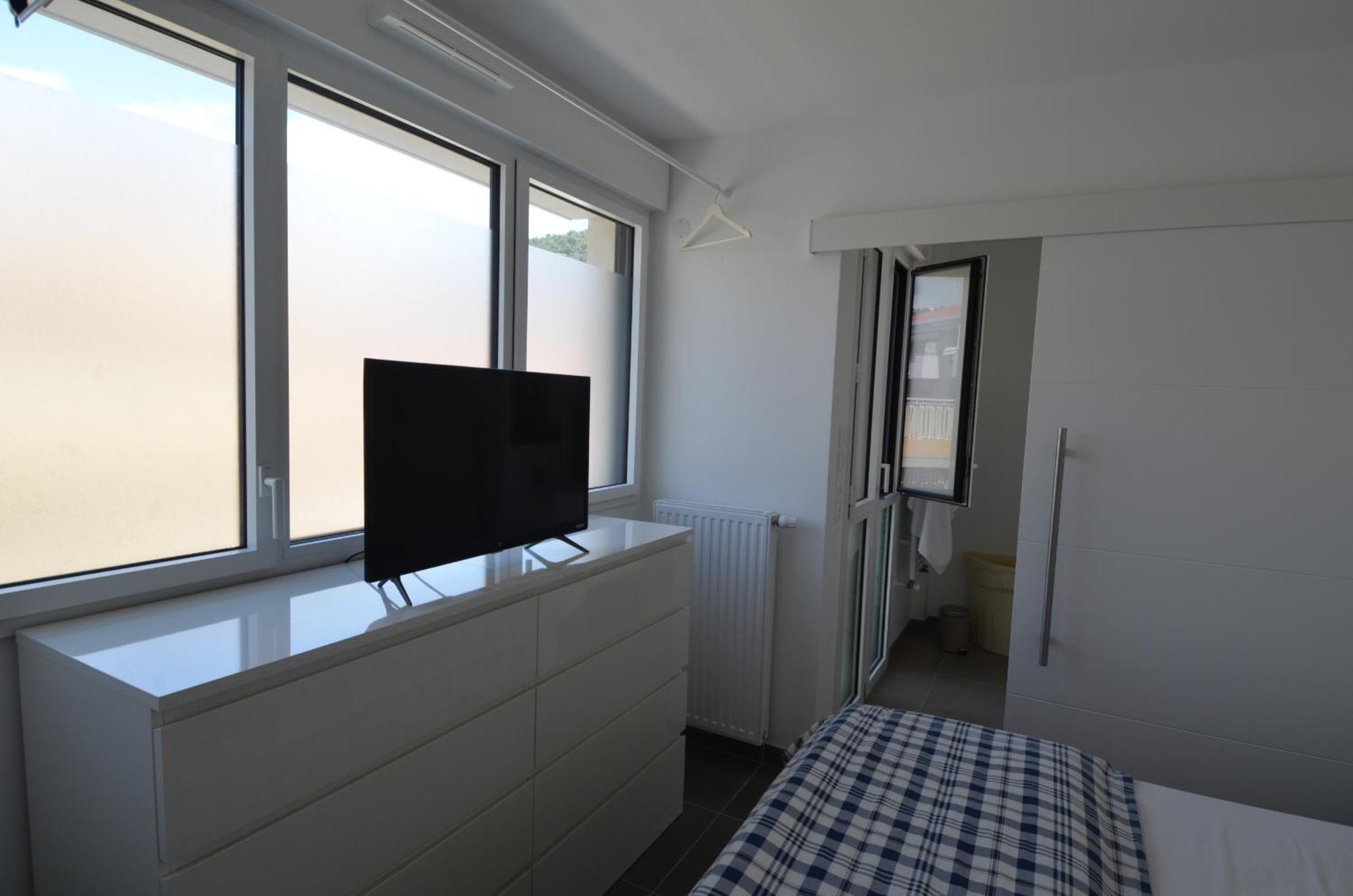 Villa Smolett - Appartement Cosy Au Coeur Du Quartier Du Port Nizza Kültér fotó